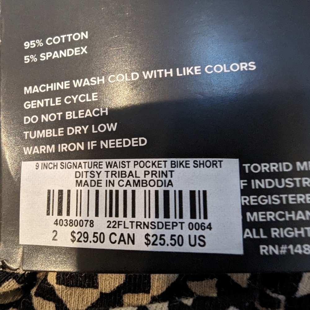 New Torrid Bike Shorts Black ditzy tribal print 9 Inch Size 1x or 2x - Picture 9 of 11